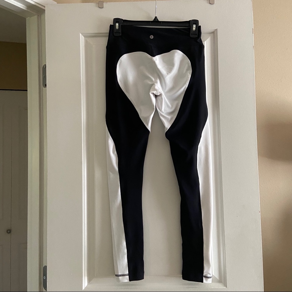 Booty heart leggings